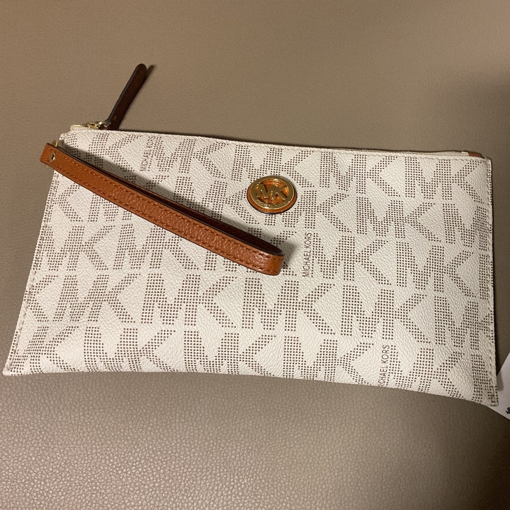 New with tags! Michael Kors Fulton Large Zip Clutch Wristlet